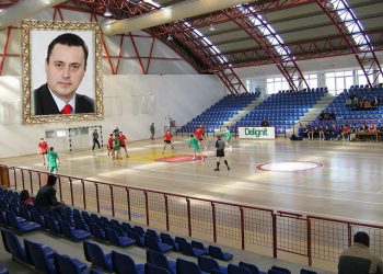 Dă la băieții din cartier pentru primaru’ … Fără număr…Să trăiască!!!!!!
