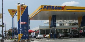 Praf în ochii salariaților Petrom. Acțiunile gratuite valorează 28 lei și nu au legătură cu procentul de 8%