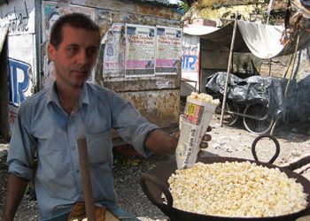 Taximetristul Duță a pus fundul pe cuptorul angajaților ca să își facă numai el popcorn