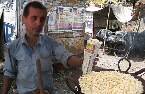 Taximetristul Duță a pus fundul pe cuptorul angajaților ca să își facă numai el popcorn