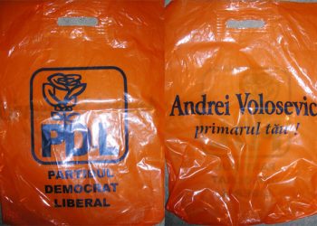 Vin și cozonac de la PD-L. Rușine să vă fie că manipulați oamenii profitând de sărăcia lor