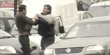 Şofer „nervos” cercetat penal pentru săvârşirea infracţiunilor de  lovire şi distrugere