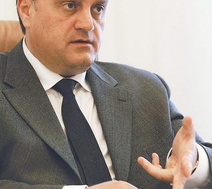 Cum explica ministrul Comunicatiilor investitia de 500 mil. euro in portalul eRomania? “Eu am 1,91 si 108 kile, e greu sa ma opreasca cineva!”