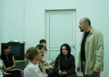 Șase…vin asistenții sociali la primării