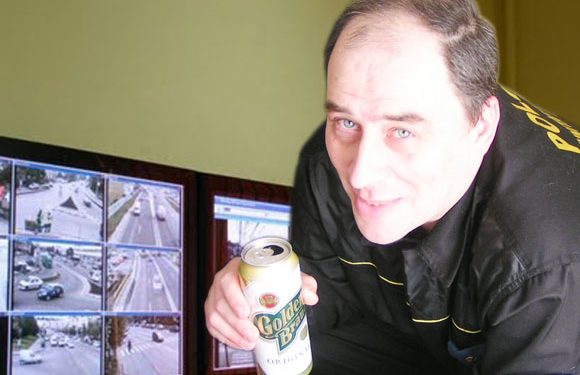 Monitorizarea școlilor se face direct din sediul Poliției Comunitare. Se fură în draci și nu vede nimeni