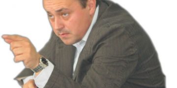 Pentru Simona Albu primarul schimbă pe toată lumea