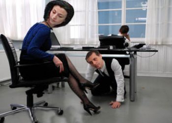 Duță, drepti! Sau în genunchi..că vine Mirela