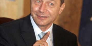 Basescu arata pisica la PSD si PNL. Pica Boc, guvernarea trece la opozitie