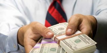 Bancherii cresc dobanzile desi numarul clientilor scade