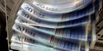 Datoria externă pe termen lung a depăşit 71,2 miliarde