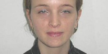 Poliţia caută o tânără dispărută de la domiciliu