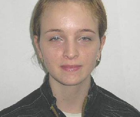 Poliţia caută o tânără dispărută de la domiciliu