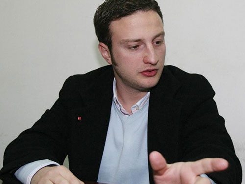 Andrei Iucinu a iesit la atac. Impotriva familiei tatalui, Adevarul si DP Holding