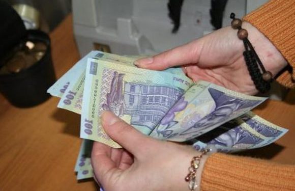 Bugetarii nu vor mai primi al 13-lea salariu