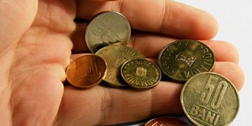 Ministerul muncii mai reduce cu 400.000 numarul beneficiarilor de subventii