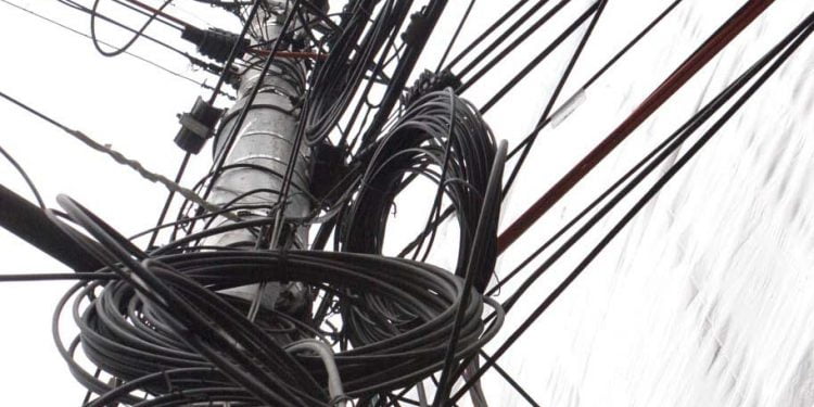 Furnizorii de internet vor fi obligaţi să-şi publice parametrii de calitate