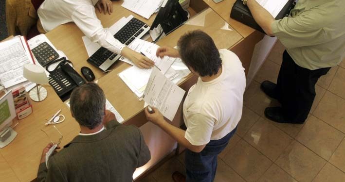 Functionarii publici, flamanzi si indatorati, pornesc greva pe 27 septembrie