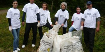 Poliţiştii prahoveni participă la Campania „Let`s do it Romania!”