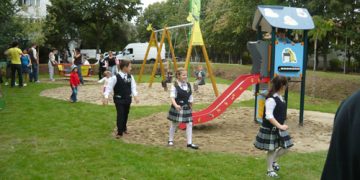 MaiMultVerde şi Raiffeisen Bank au inagurat în Ploieşti primul spaţiu verde