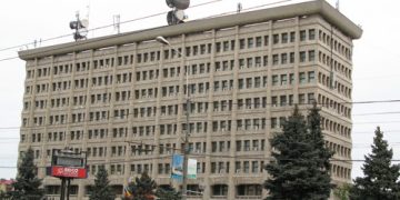 Ceai cald oferit ploiestenilor de primaria Ploiesti