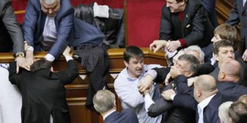Noua legea a salarizarii creeaza conflicte intre puterile statului