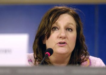 Parlamentul este împotriva remunerării excesive a bancherilor
