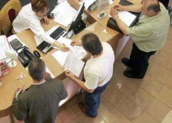 Asalt internautic al clientilor bancilor abuzive
