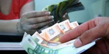 Problemele monedei euro fac si leul sa para mai tare