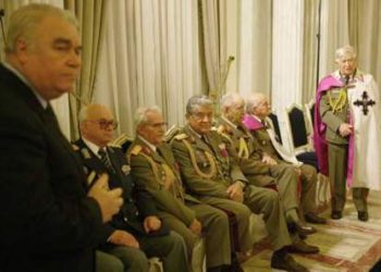 Militarii, politiştii şi funcţionarii cu statut special primesc din ianuarie pensii recalculate