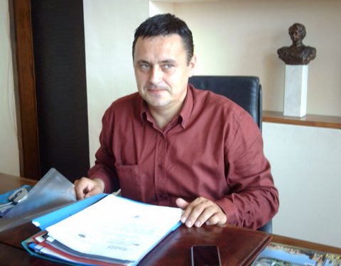 Lucrari de asfaltare pentru dezbinare. Sunt bune si astea