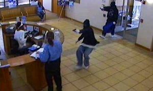 Suspectul în cazul unui jaf armat a fost prins în doar câteva minute de la comiterea faptei