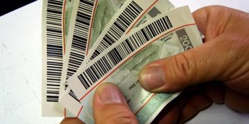 Un dispecer de la Petrom este mai bogat cu 100 de lei datorita “incomozilor” de la WWW.INCOMODPH.RO