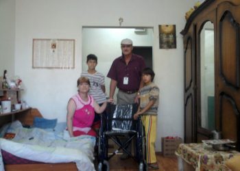 Presedintele C.A. Rosal a ajutat o femeie fara picioare la primul strigat de ajutor