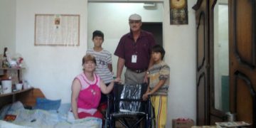 Presedintele C.A. Rosal a ajutat o femeie fara picioare la primul strigat de ajutor