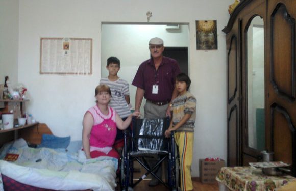 Presedintele C.A. Rosal a ajutat o femeie fara picioare la primul strigat de ajutor