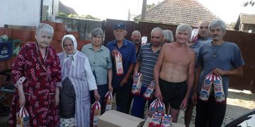 75 de paini pentru 11 batrani saraci