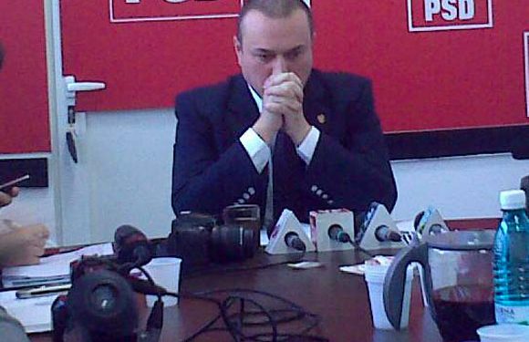 Iulian Badescu a maturat cu Volosevici si Roberta Anastase, alias Bonie& Clyde