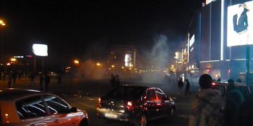 Violentele din Bucuresti distrug o lupta cinstita a poporului roman. Basescu, da-ti demisia si salveaza-nede la anarhie!