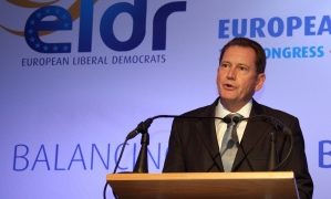 Incredibil// Presedintele liberal- democratilor europeni cere demisia presedintelui si a guvernului. Plecati odata hotilor!!!!!
