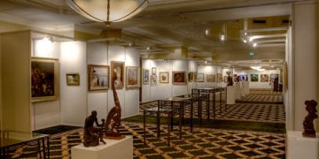 Exponate valoroase în prima expoziţie Artmark la Ploieşti