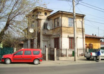 Un copil cu tetrapereza spastica chinuit de indolenta unor functionari din Directia de Patrimoniu