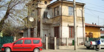 Un copil cu tetrapereza spastica chinuit de indolenta unor functionari din Directia de Patrimoniu