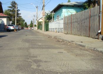 Atentie APA NOVA si Directie Tehnica: Str. Alexandru Lapusneanu: “ Daca voi nu ma vreti asfaltata, eu ma vreau!”