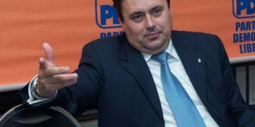 Volosevici transforma angajatii Rosal in agenti electorali amenitandu-i ca-si vor pierde locurile de munca daca nu iese el primar