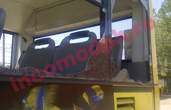 Autobuzele RATP distruse-  pagube de 33600 lei. S-a facut plangere penala, dar nu se stie impotriva cui