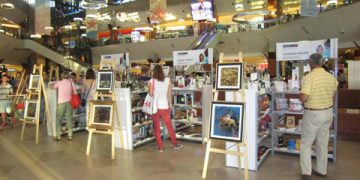 Targ urban de carte in Mall Shopping Center!