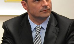 Mircea Rosca, presedinte PNL Prahova. Nu te “apleca” prea tare, indiferent cat “respect” si “iubire” ai pentru cei care te voteaza