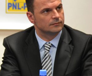 Mircea Rosca, presedinte PNL Prahova. Nu te “apleca” prea tare, indiferent cat “respect” si “iubire” ai pentru cei care te voteaza