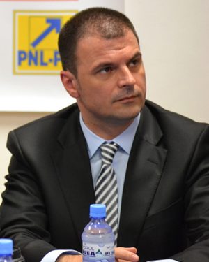 Mircea Rosca, presedinte PNL Prahova. Nu te “apleca” prea tare, indiferent cat “respect” si “iubire” ai pentru cei care te voteaza