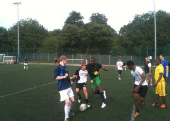 Usain Bolt si Yohan Blake au trecut la minifotbal